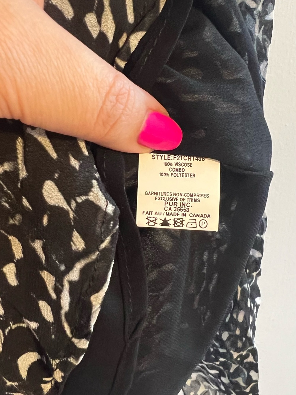 Iris Setlakwe Black & White Printed Sheer V-Neck Blouse - Women’s Size 10 - Picture 5 of 8
